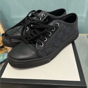 Authentic Gucci Size G35. Size 5 US.